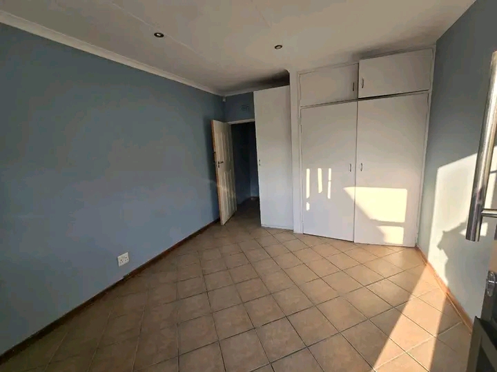 7 bachelor apartments for rental start from r  in Birch Acres