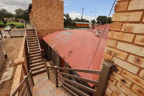 Still available to rent in  white city for 25  in White City Jabavu