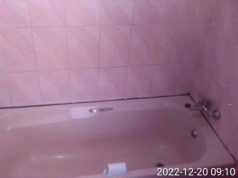 Garage room – r2,000 (no deposit)
spacious  in Zola