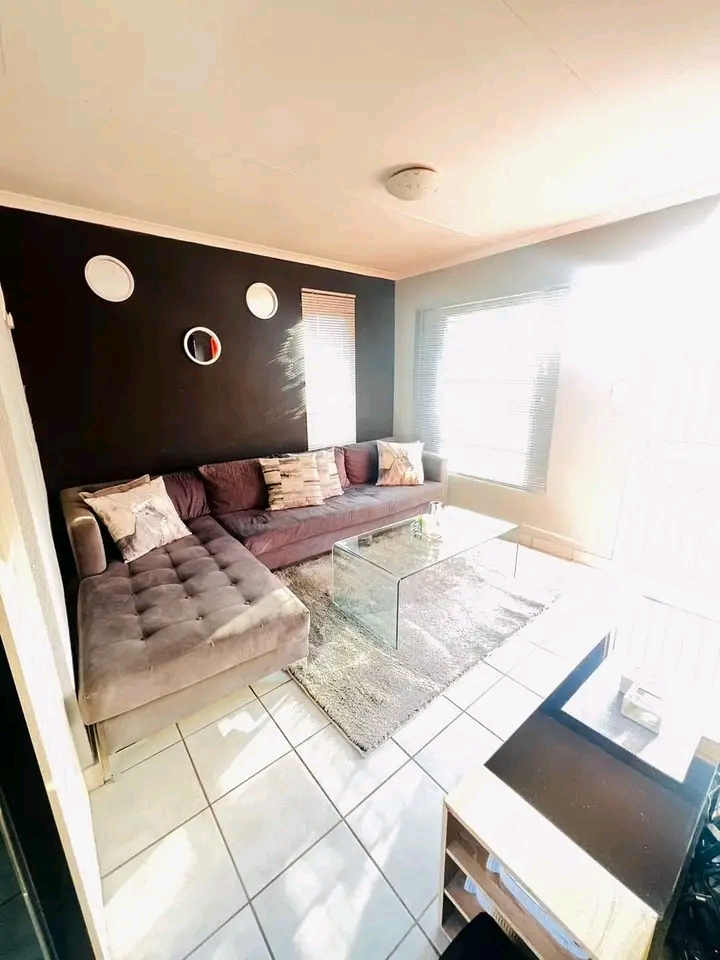 Neat & clean 3 bedroom house available 1st se  in Alberton