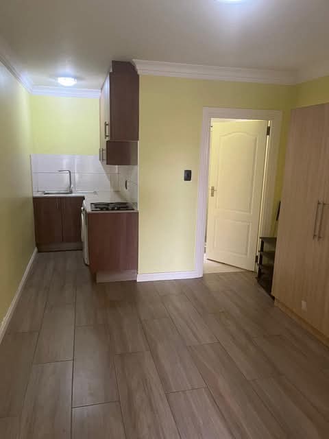 Bachelor available for rental r4200
all incl  in Cosmo City