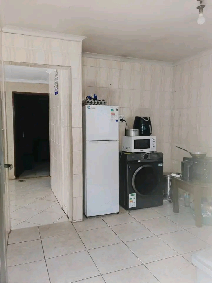 A beautiful 2 bedroom house fully tiled, kitc  in Tembisa