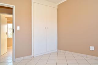 Lovely and spacious 2 bedroom 1-bathroom apar  in Protea Glen