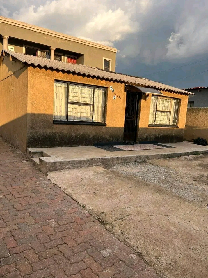 Beautiful two bedrooms house to be available   in Emdeni