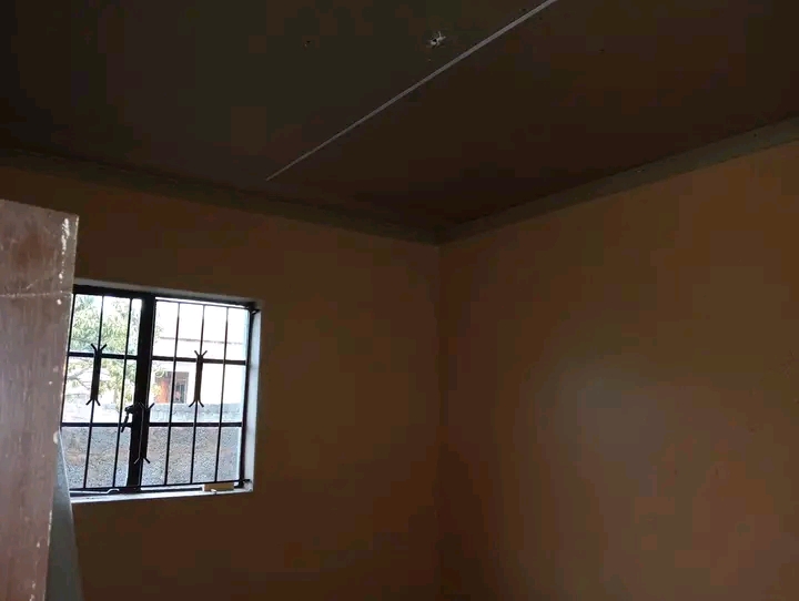 Standard room available at  tsoaing street ex  in Chiawelo