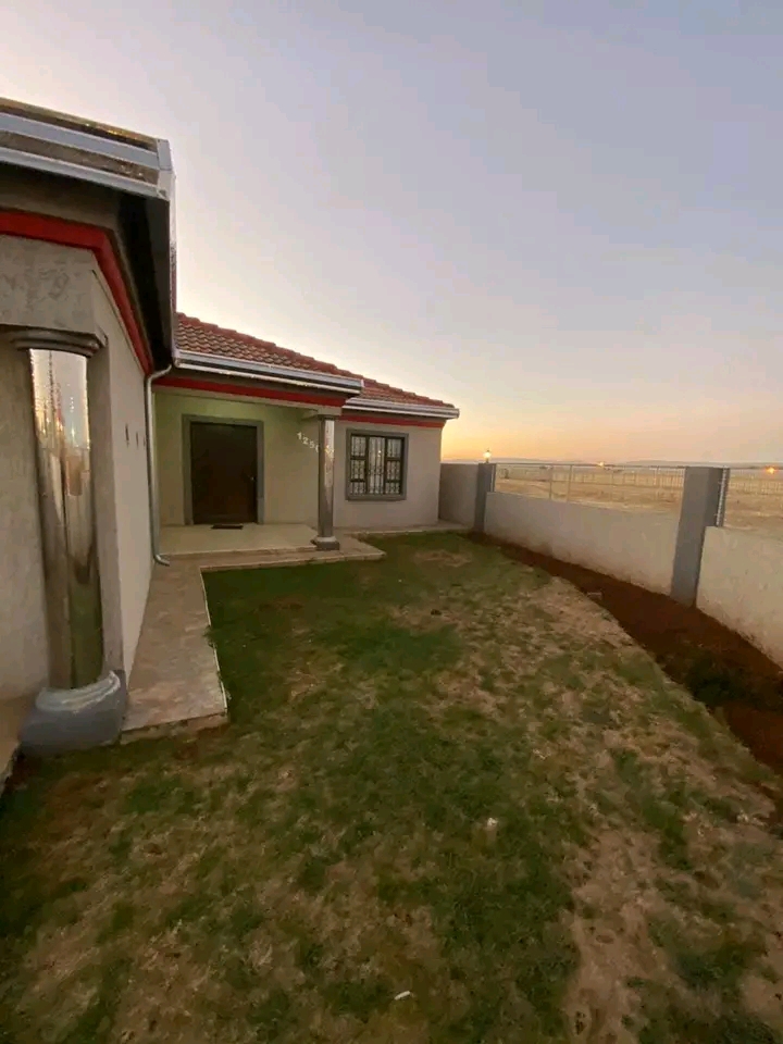 ⚠️beautiful 3 bedroom corner house for re  in Vosloorus
