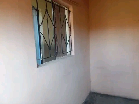 Room available at eliliba section amount of r  in Tembisa