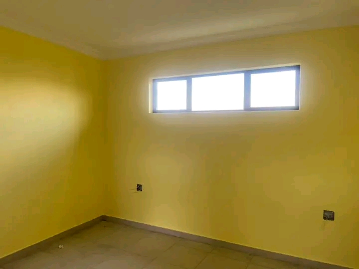 Newly build block flat 15 rooms available to   in Tembisa
