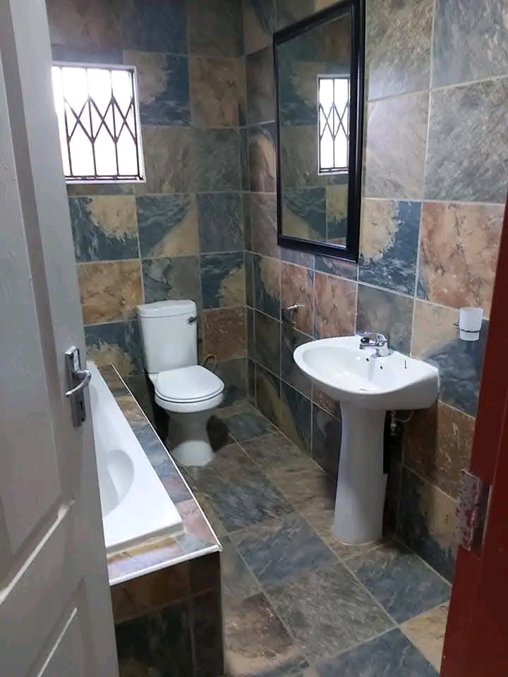 There is a bachelor  ensuite room available a  in Kagiso