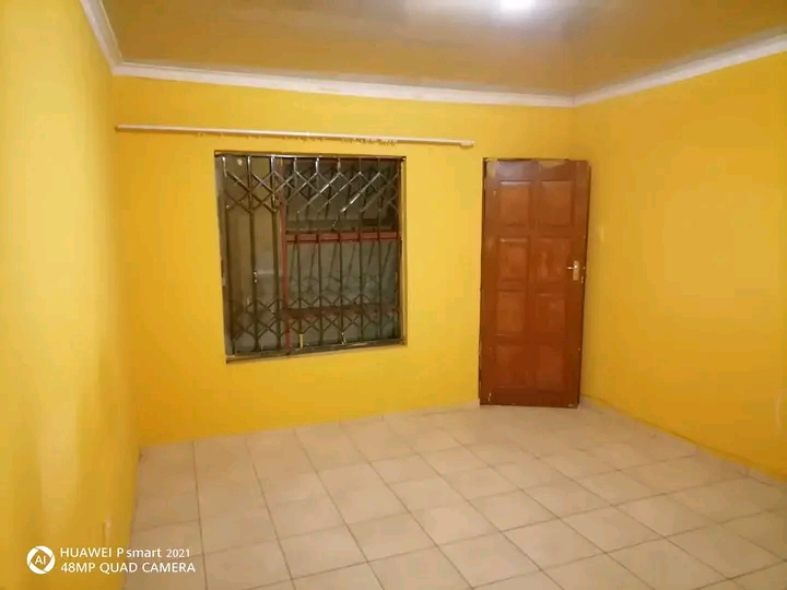 Spacious en-suite room to rent at ext 24.

  in Protea Glen