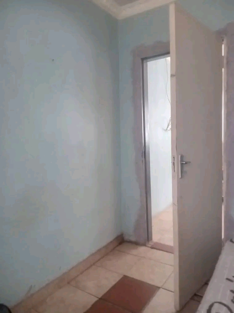 Cottage to rent water included and electricit  in Lombardy East
