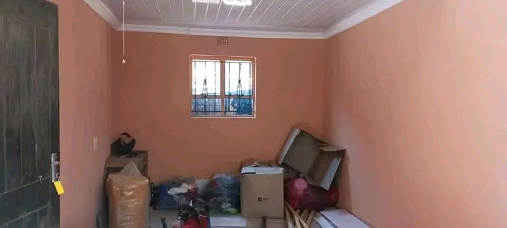 Garage room available nxt to station 🚉...n  in Orlando West
