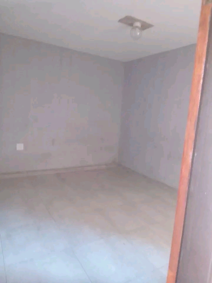 Very big room for 2500 you buy electricity...  in Ivory Park
