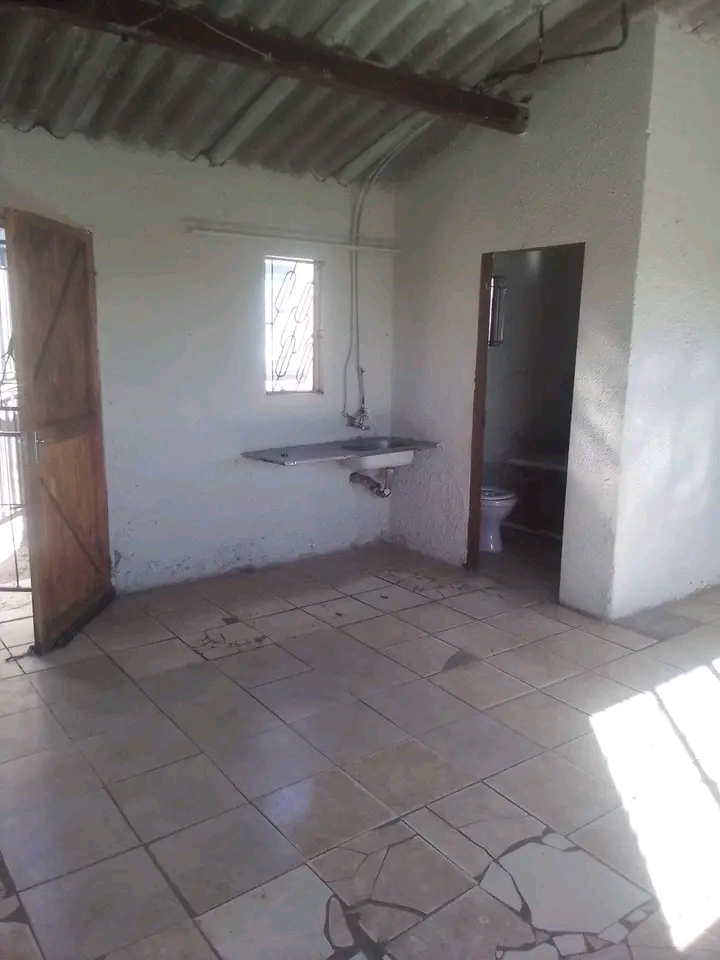 Rdp available to rent.
r2800 including elect  in Kaalfontein