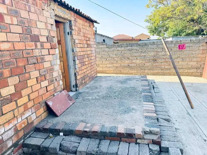 3500 2 bedroom house to rent immediately
no   in Zondi