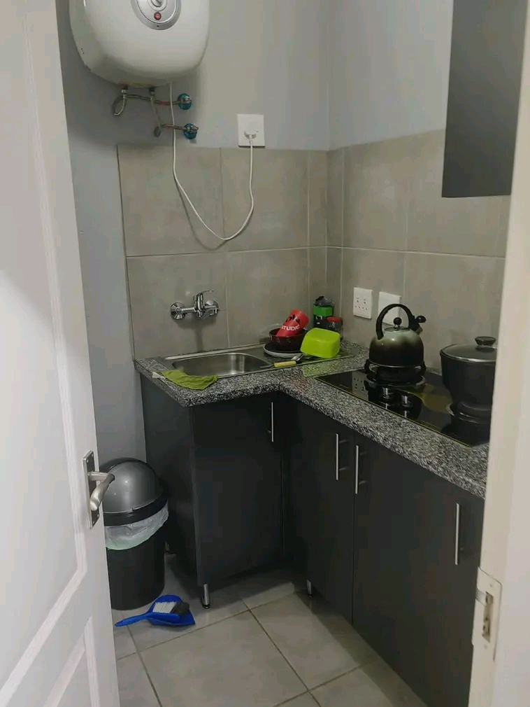 A bachelor unit with a small build-in kitchen  in Norkem Park
