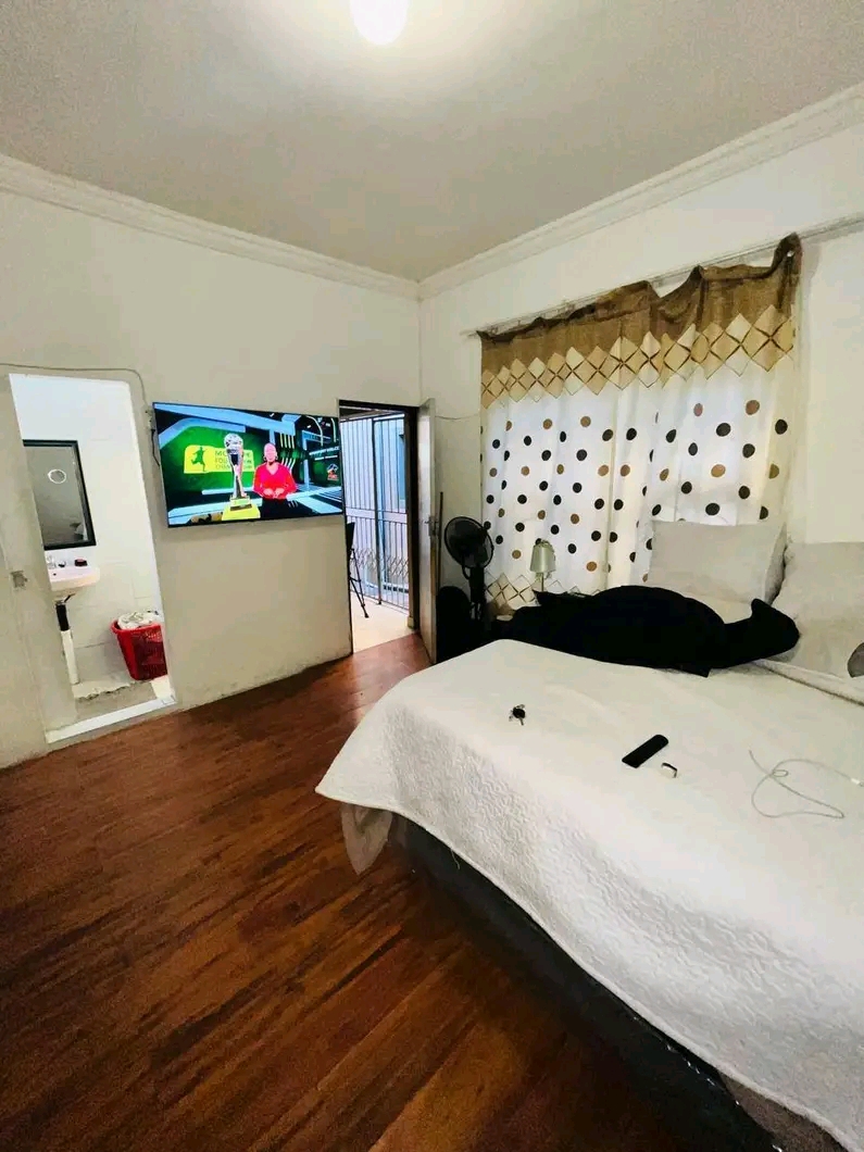 This gorgeous and clean cottage is located in  in Norkem Park