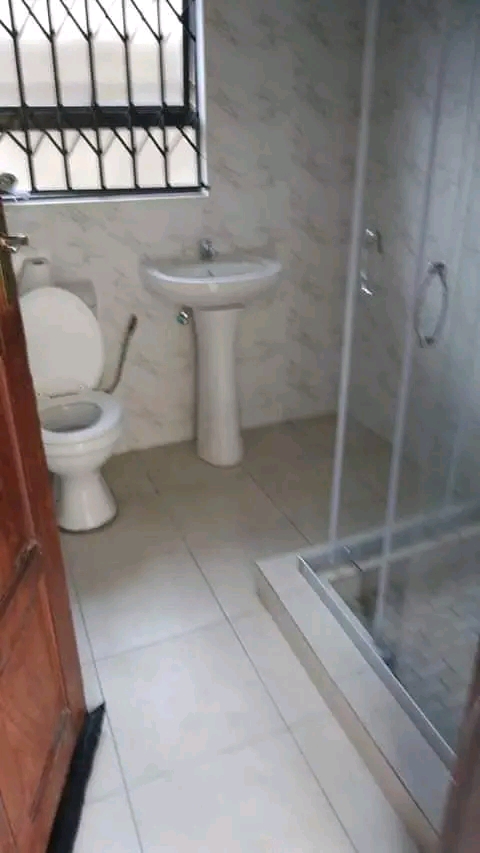 🏡 big room to rent in ext 3, soweto 📌
  in Dobsonville