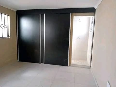 Room available
r2,000  in Kempton Park