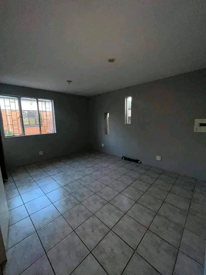 2 bedroom cottage to let in gerdview
good da  in Germiston