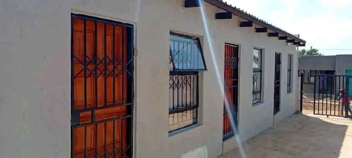 Room available at nellmapius ext 24
call 082  in Mamelodi