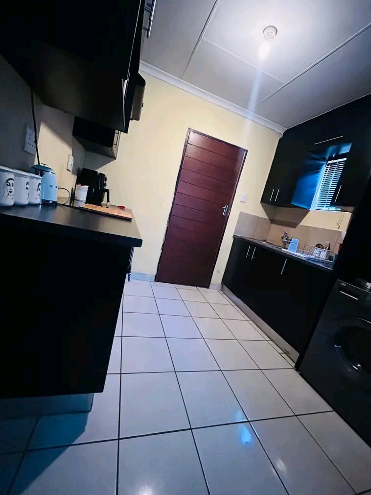 House for rent in ext 9. rental: r5,500 per m  in Protea Glen