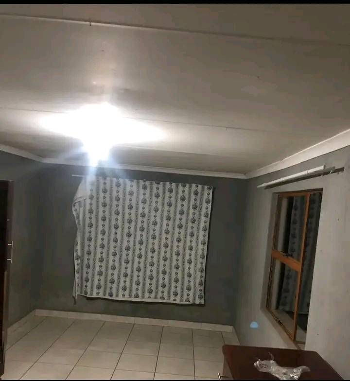 Big room available for rental in marimba for   in Vosloorus