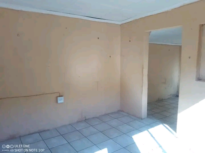 Open 2 room  to rent at malefeste dindela ava  in Vosloorus