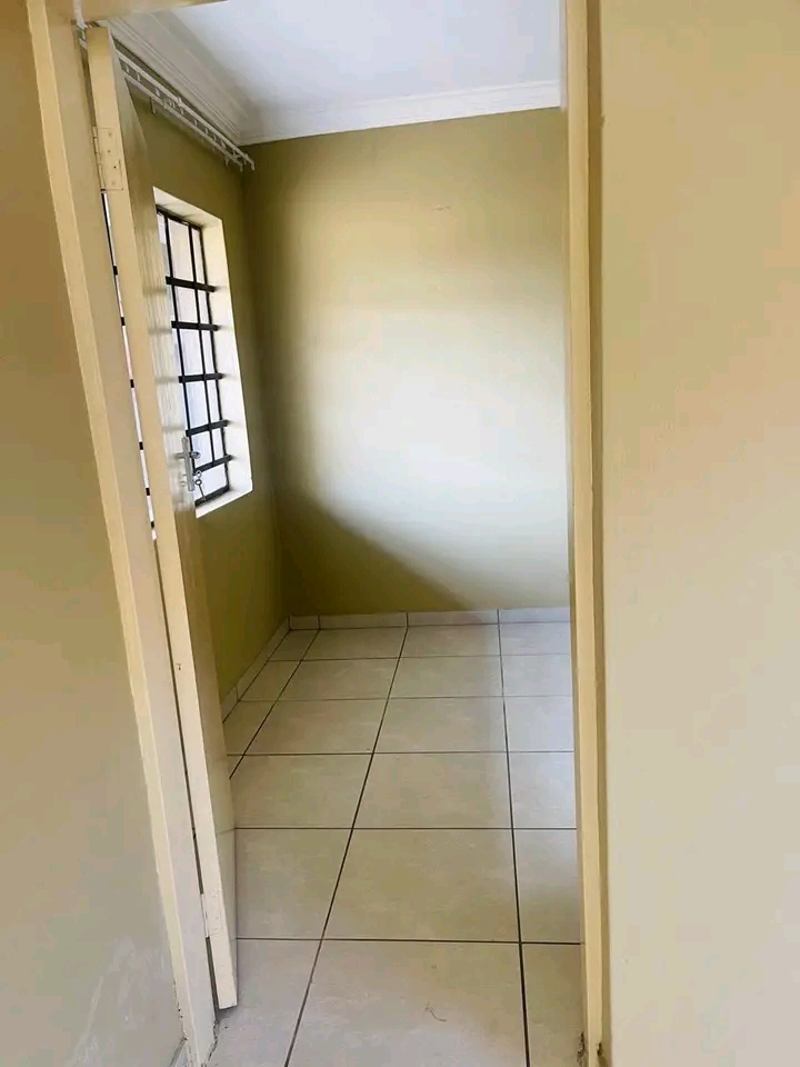 Bachelor acommodation to let 1st august 
dep  in Mamelodi