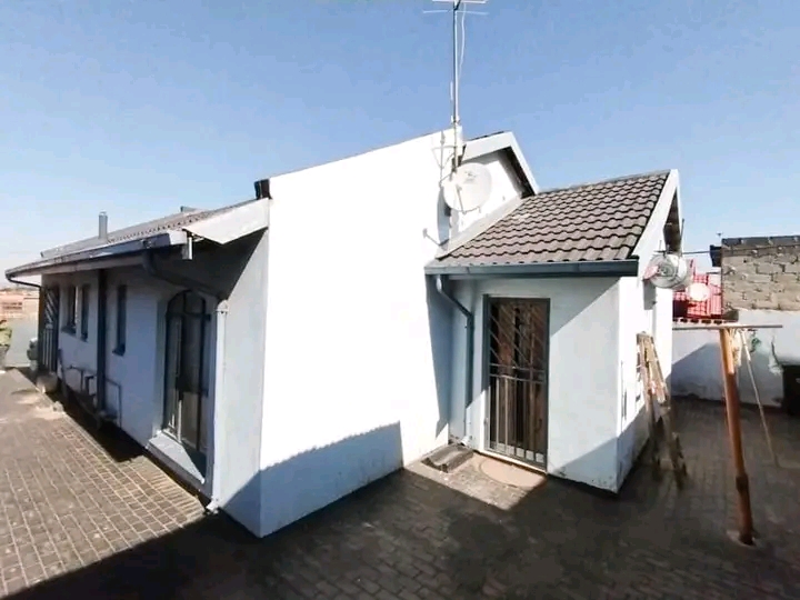 Home for rental 🏅🏅🏅 (zone 6) - sowet  in Pimville