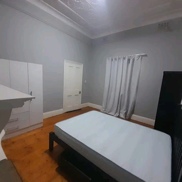Large furnished room in upmarket commune 
re  in Jeppestown