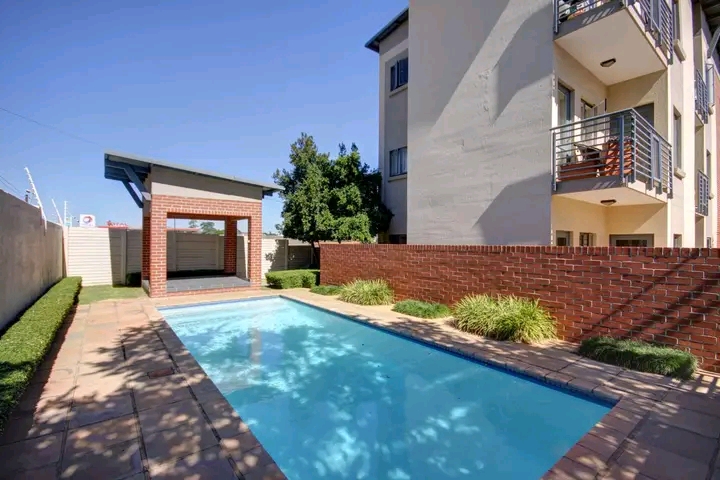 Unfurnished bachelor studio 
r6000 per month  in Bryanston