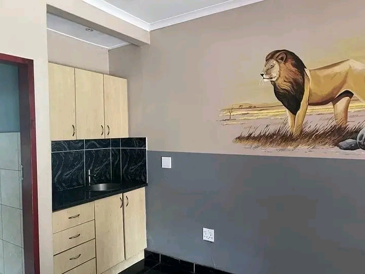 Spacious bachelor unit to rent with kitchenet  in Norkem Park