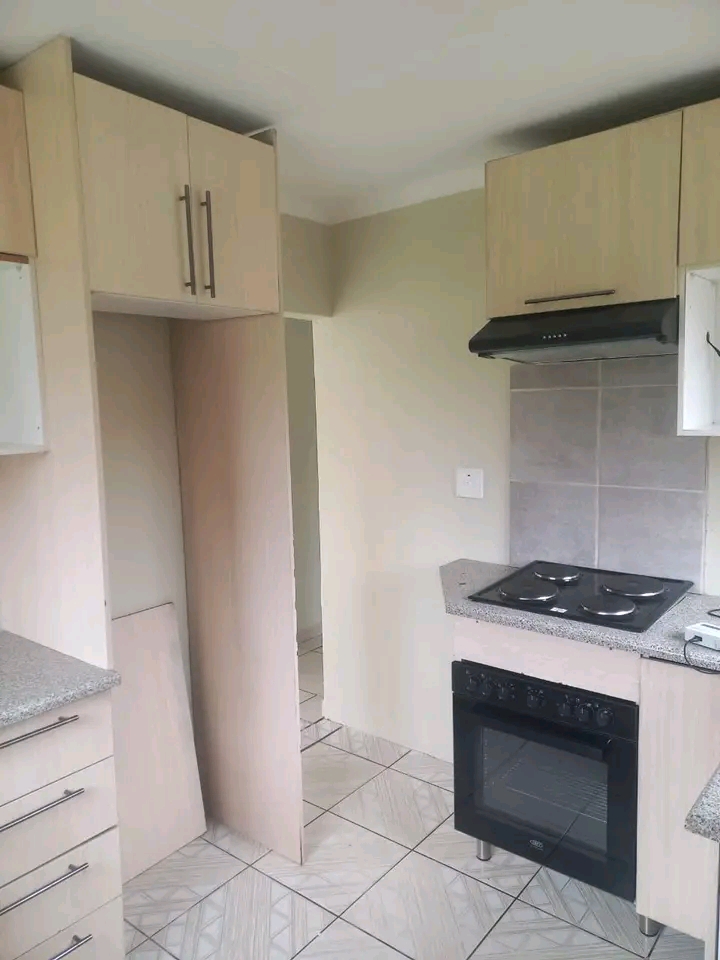 3 bedroom stand alone house in ext 4. comes w  in Norkem Park