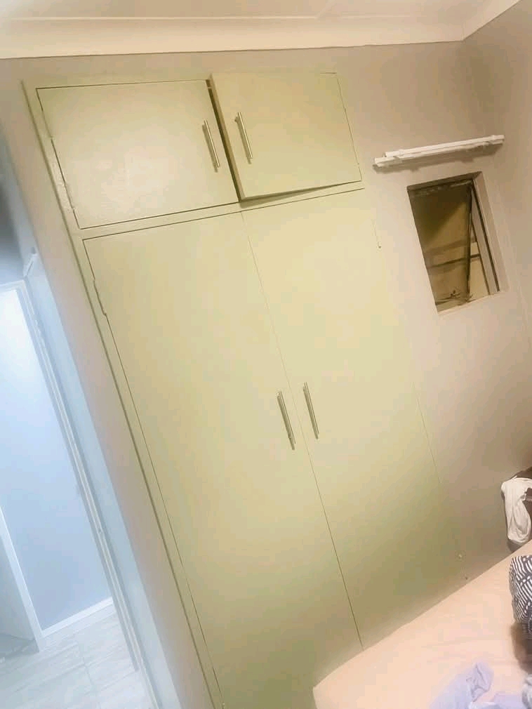 1 inside room with own bathroom 1 parking ava  in Germiston