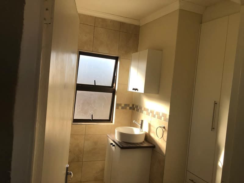 7 bedroom house for sale in ext 10. going for  in Cosmo City