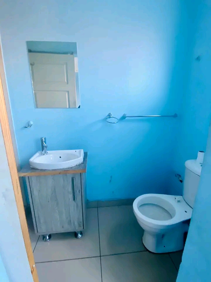 Bachelors room available for rent in r3200
*  in Ebony Park