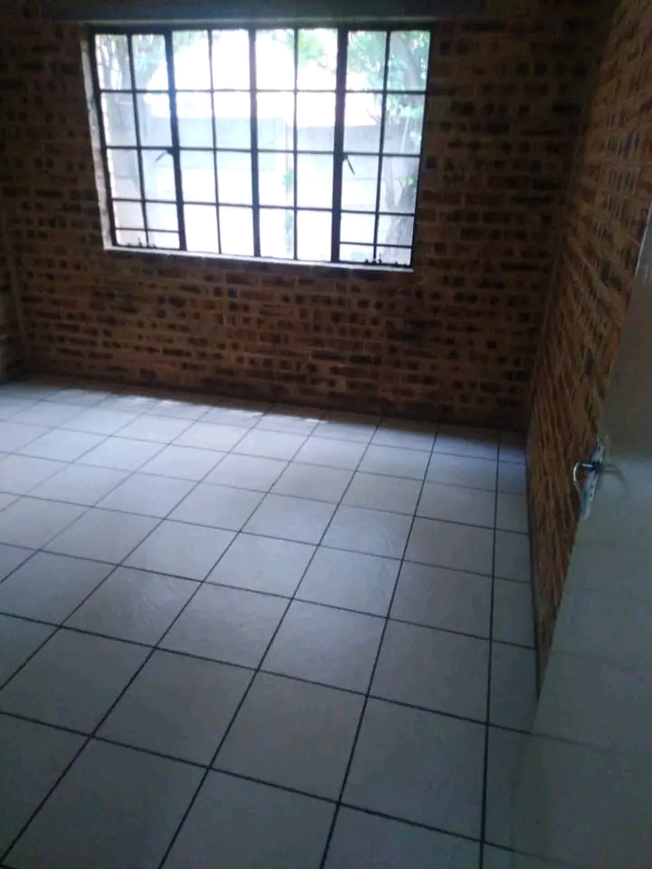 I have a room to rent in a flat water and ele  in Lyndhurst