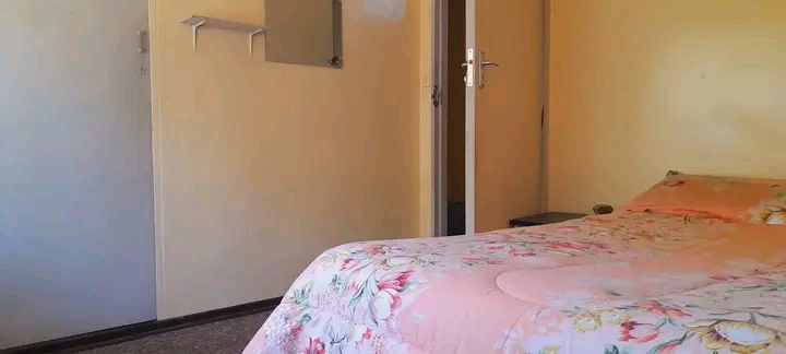 1 room at a commune house available immediate  in Vanderbijlpark