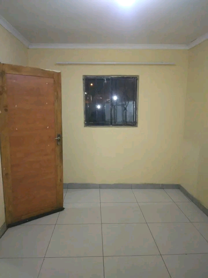 R1500 room to rent close to dibaba motor spar  in Rockville