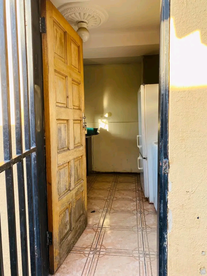 Hi guys i have one bedroom available for r260  in Clayville
