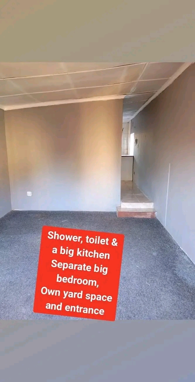 Flatlet to rent r3 500
big unit to rent with  in Brakpan