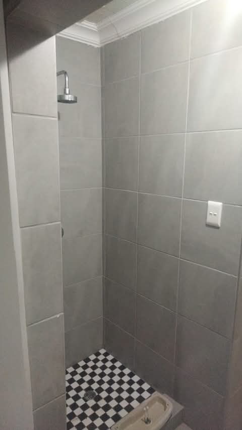 Bachelor to rent in c5, next to moretele park  in Mamelodi West