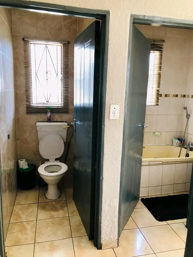 House available to rent at ext 6 (eastfield)   in Vosloorus