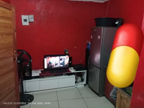 Room available
price:2200
place: hospital h  in Esselen Park