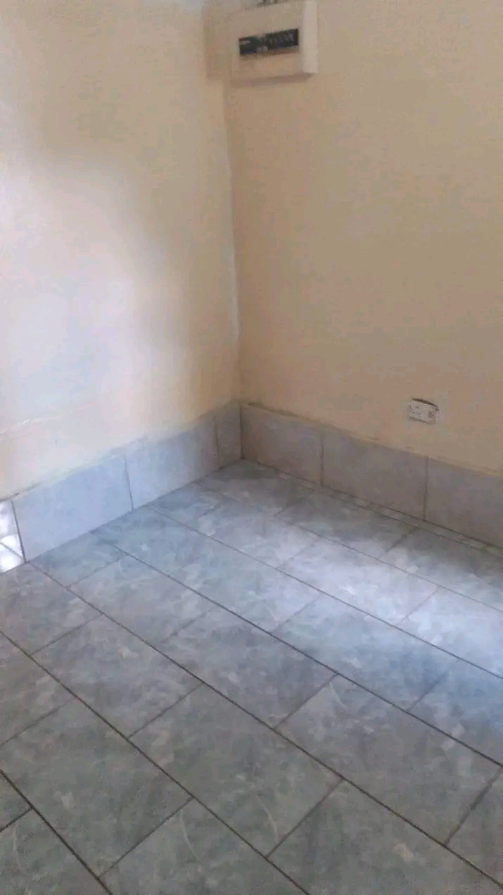 2beds ,main with ensuite,lounge ,dinning ,kit  in Diepkloof