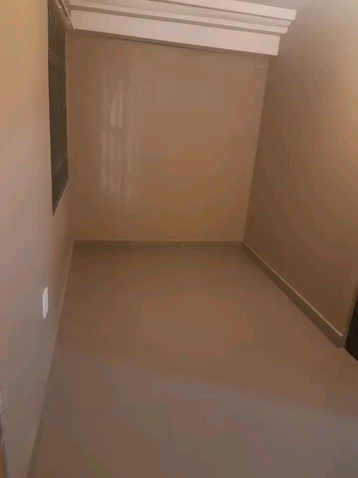 Bachelor room to rent in extension 6 parking   in Ebony Park