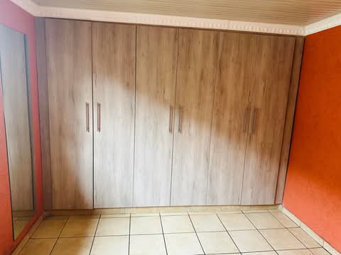 Bachelor available from the 1st of march. ext  in Vosloorus