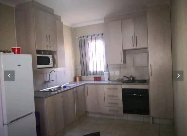 2 bedroom cottage to rent ext 7 
dining
kit  in Cosmo City