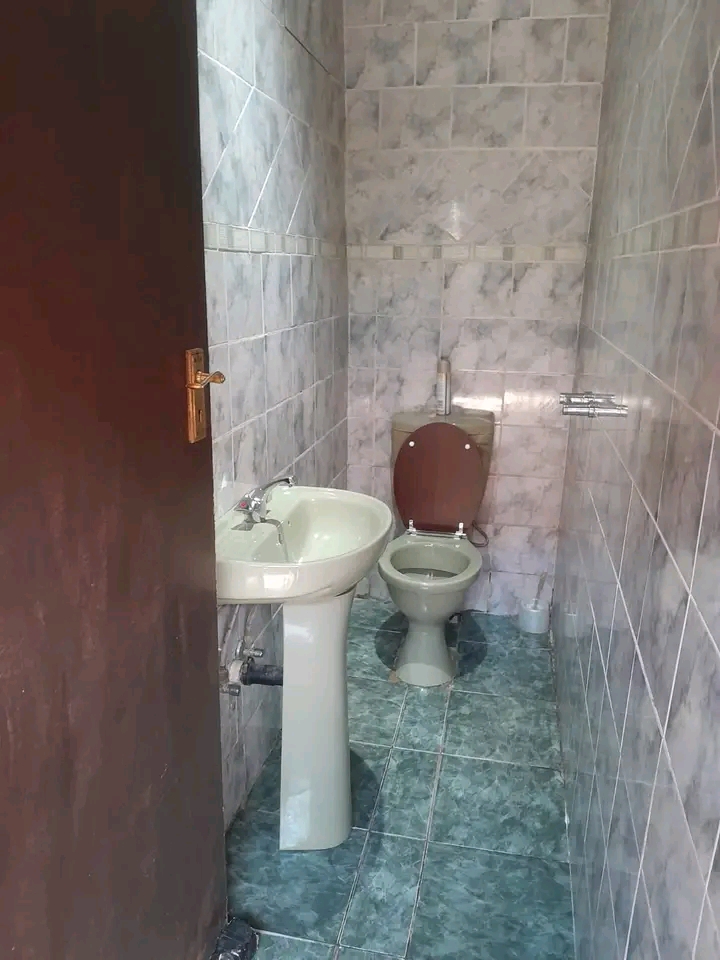 Room to let..in joburg south available immedi  in Naturena